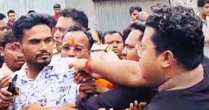 Khardah: খড়দায় তোলাবাজি নিয়ে দুই বিজেপি গোষ্ঠীর মধ্যে মারামারি!